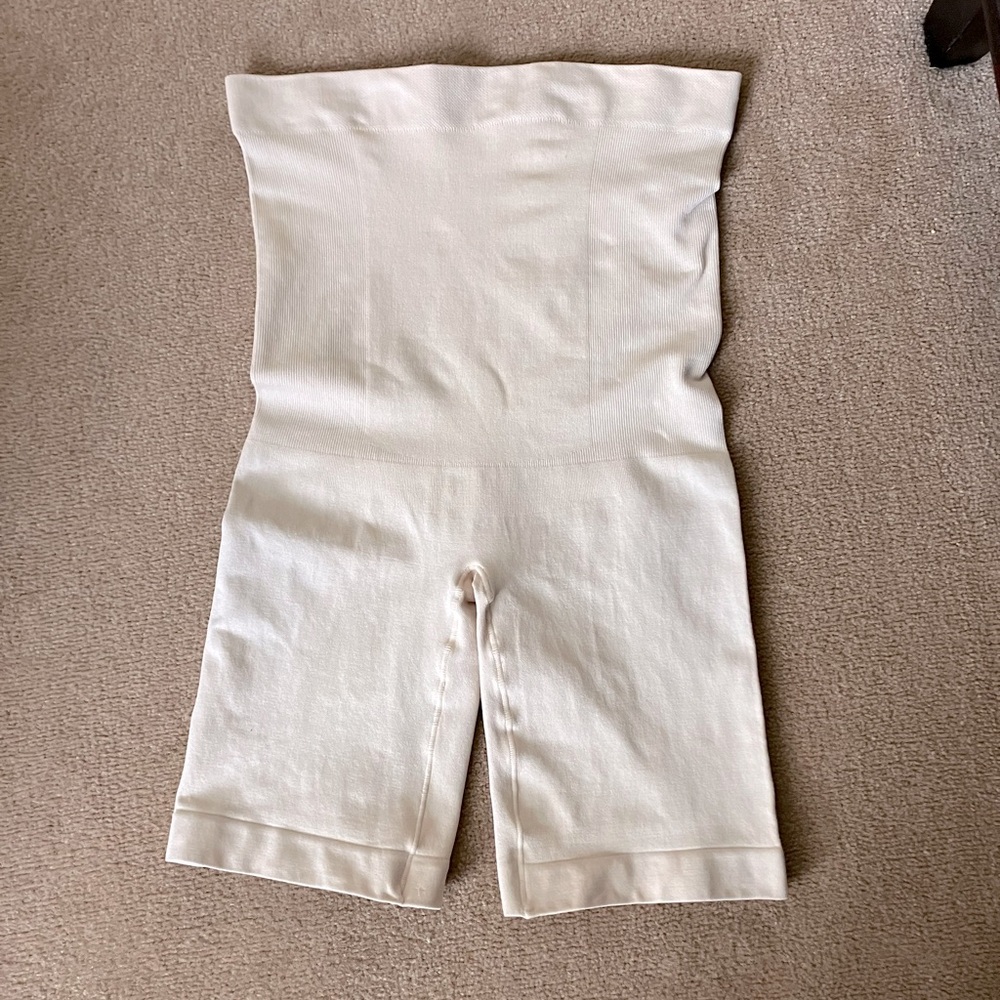 SHAPERMINT EMPETUA High Waisted Shorts Shaperwear